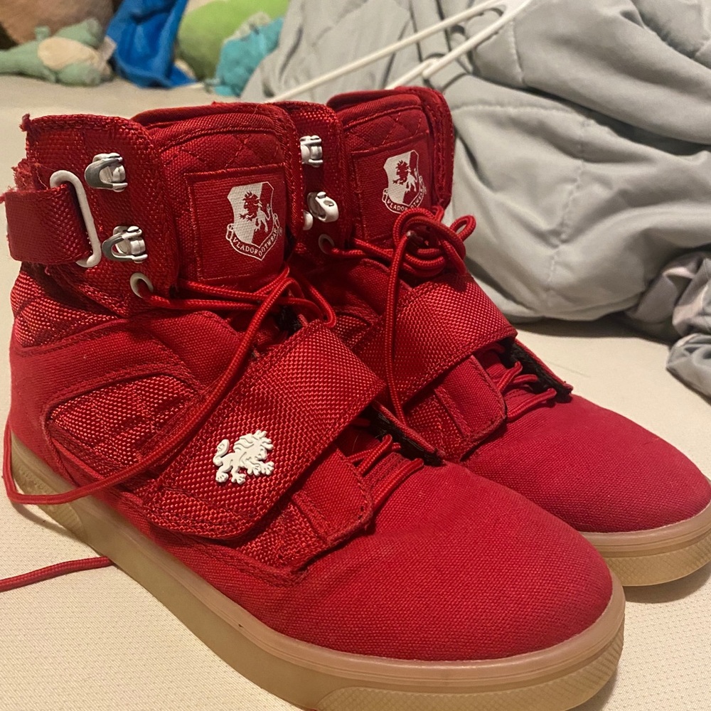 Vlado high tops